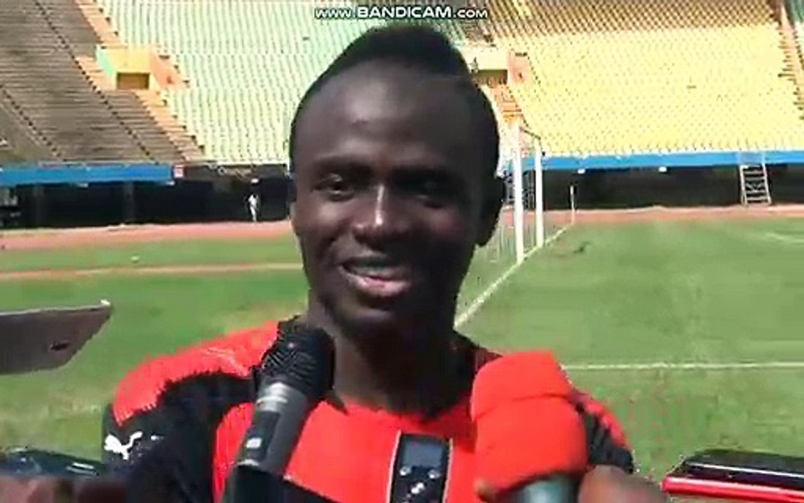 Sadio Mané sur la pelouse du stade
