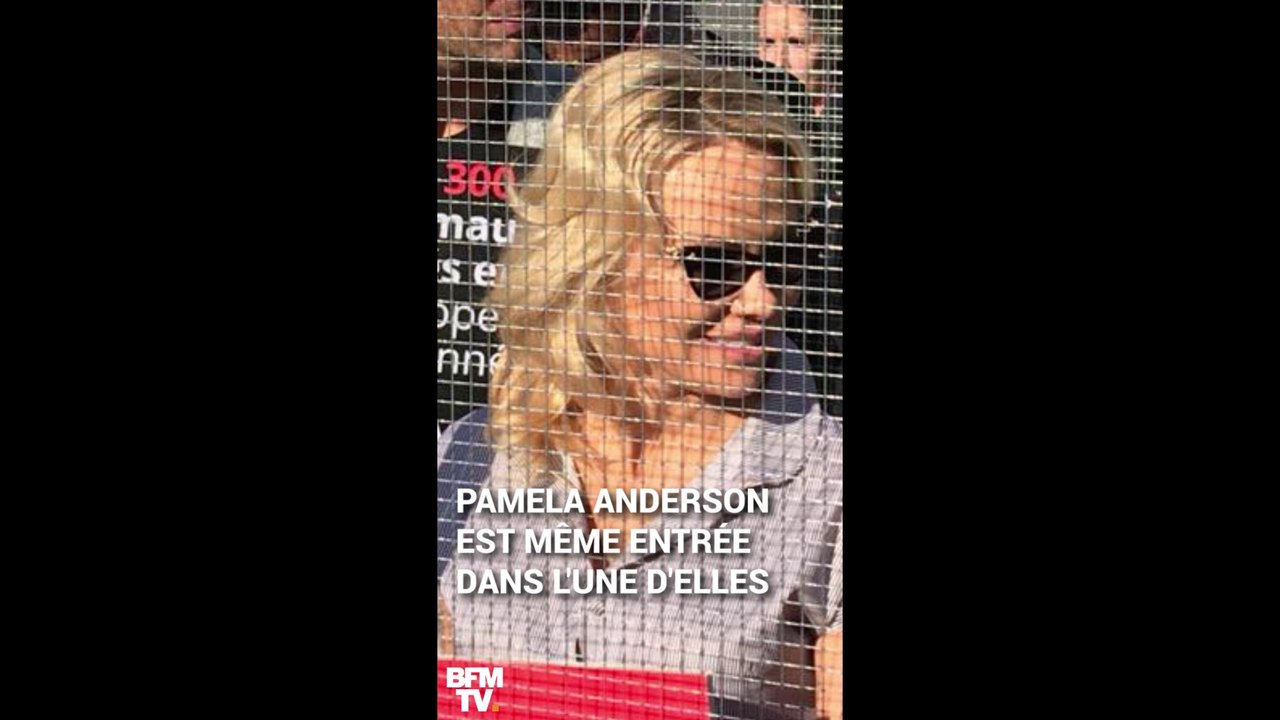 À Paris, Pamela Anderson s’affiche dans une cage pour la cause animale