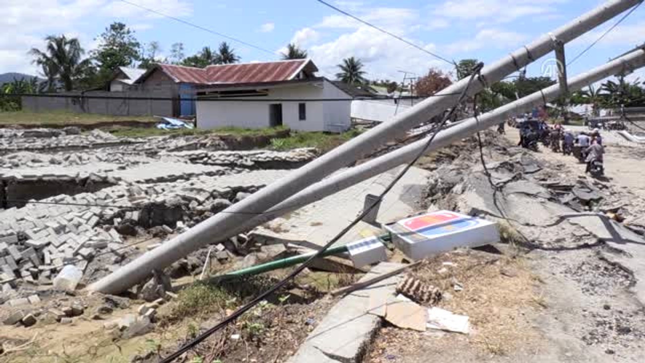 Endonezya'da Deprem Sırasındaki Panik Kameraya Yansıdı