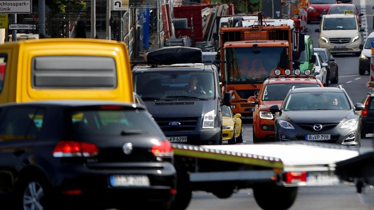 Autoindustrie unter Druck - weniger CO2, mehr Diesel-Fahrverbote