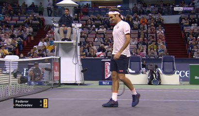 Tennis - Shanghai : Un point magique fait sourire Federer