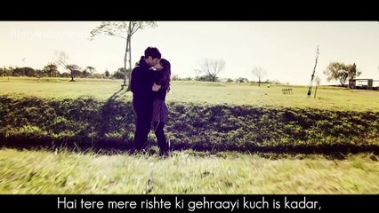 Télécharger la video: Romantic couple kissing scene with Urdu poetry