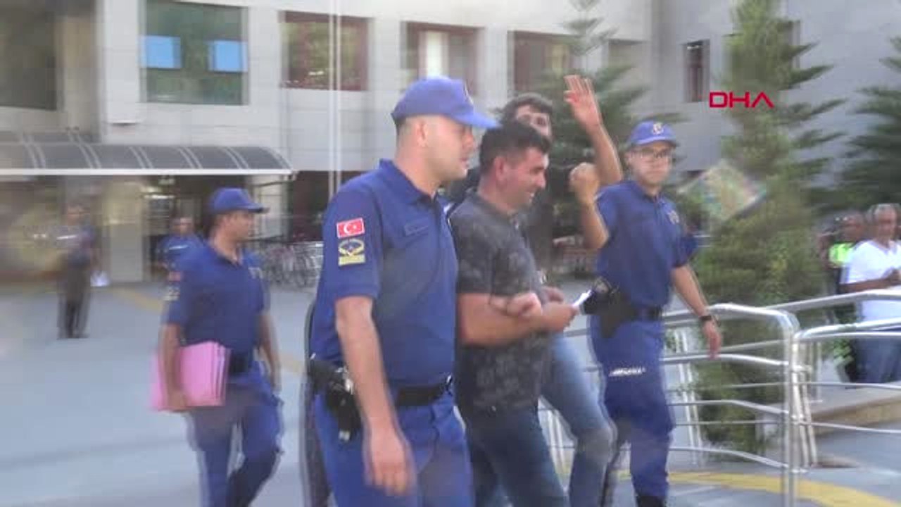 Antalya Hacze Giden İcra Görevlilerini Dövüp Rehin Alan Anne ve Oğulları Tutuklandı