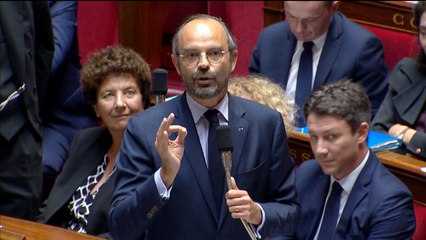 Philippe : "Personne ne mettra une feuille de papier à cigarette entre le président de la République et le Premier ministre"