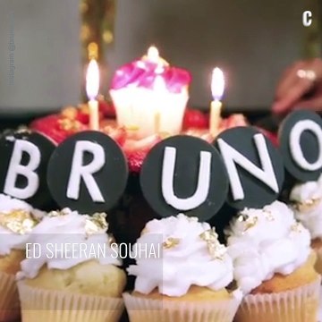 Ed Sheeran chante joyeux anniversaire à Bruno Mars