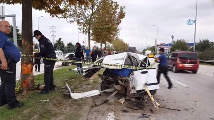 Araç Paramparça Oldu: 1 Ölü 1 Yaralı