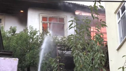 Yanan Evlerini Gözyaşlarıyla İzlediler