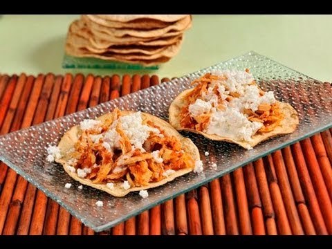 Tostadas de pollo al chipotle