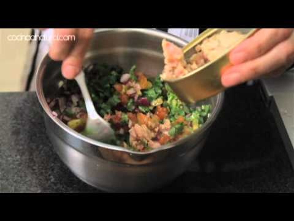 Sopecitos de nopal con atún