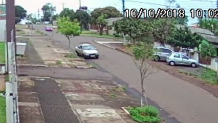 Vídeo mostra carros batendo no Bairro Presidente