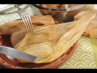 Descargar video: Tamales de elote - Corn Tamales