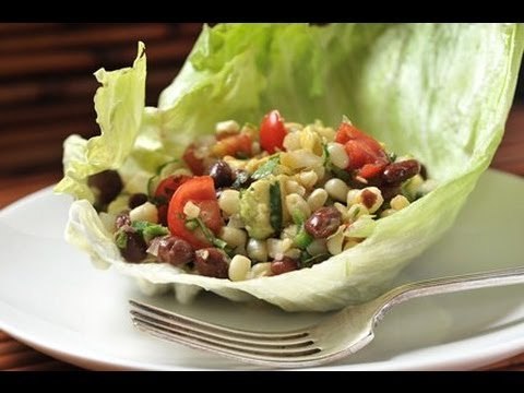 Ensalada de frijoles negros con aguacate