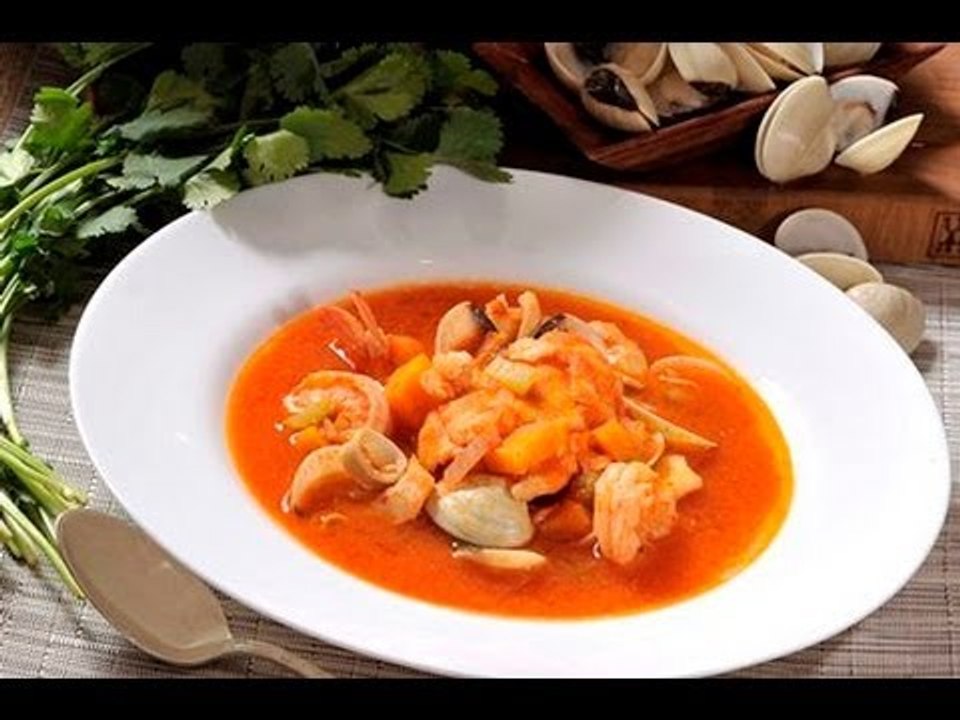 Caldo de mariscos a la mexicana - Mexican Seafood Soup
