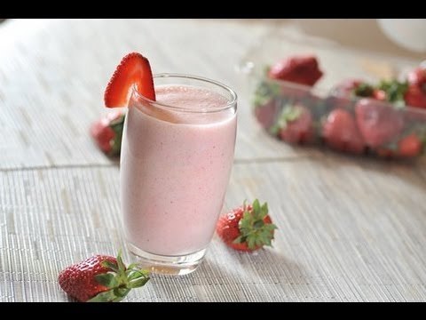 Licuado de fresa y nuez - Recetas de desayunos nutritivos