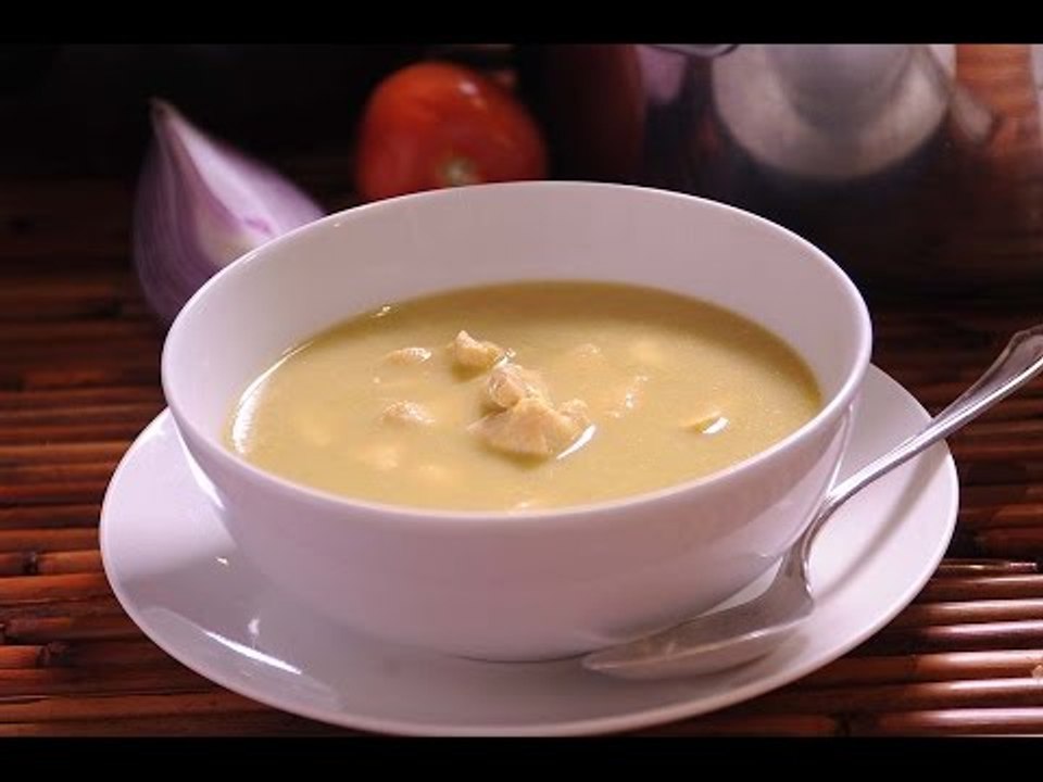 Sopa verde de pollo