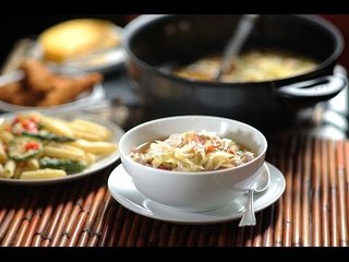 Caldo de col con chuletas y tocino - Receta fácil de preparar