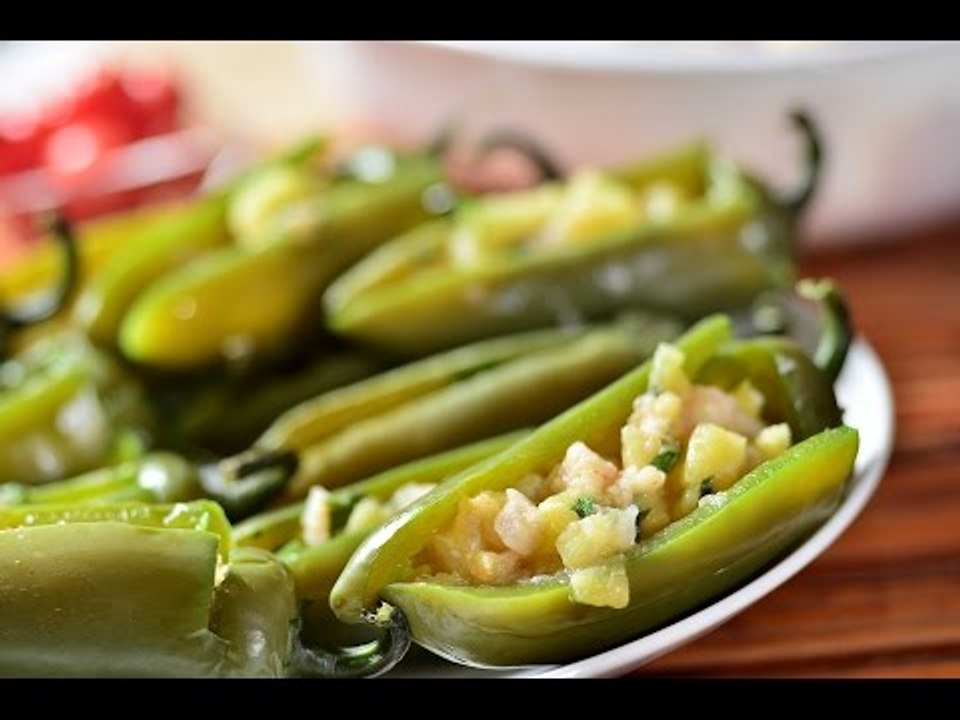 Chiles jalapeños rellenos de camarón con piña