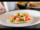 Tostadas de camarón a la mexicana - Receta fácil