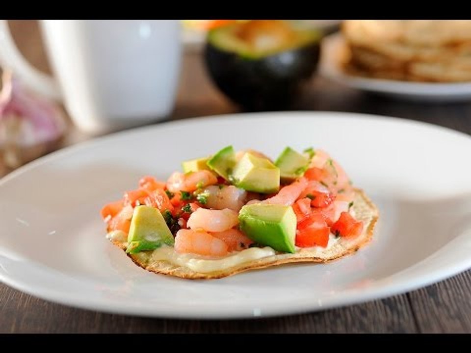 Tostadas de camarón a la mexicana - Receta fácil
