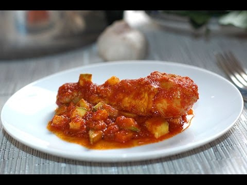 Pollo en salsa de tres chiles