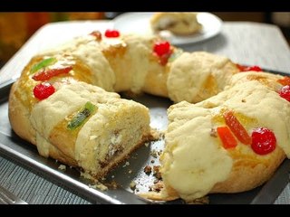 Rosca rellena de queso y nuez