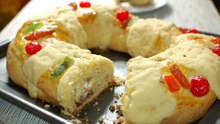 Rosca rellena de queso y nuez