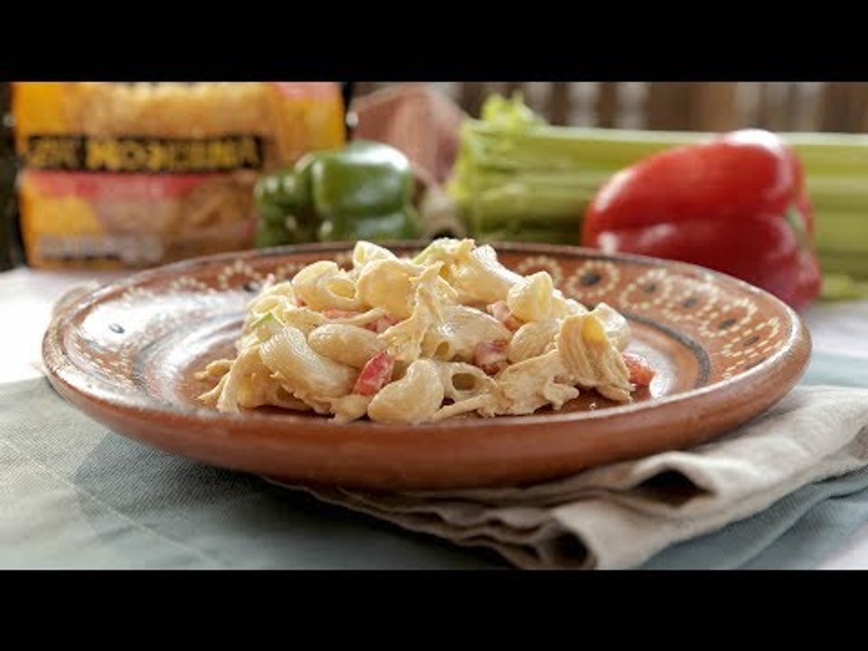 Codo con pollo y verduras