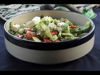 Ensalada con aderezo de cilantro