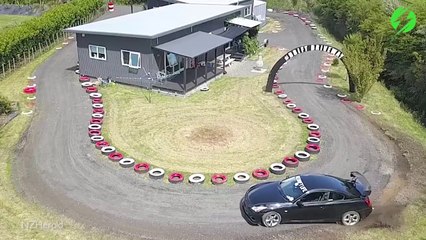 Ce pilote s'est fabriqué un circuit dans le jardin