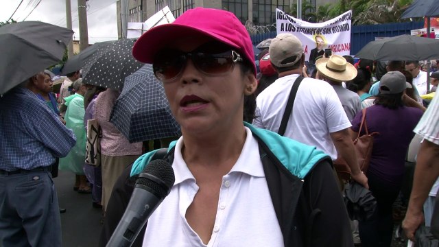Salvadoreños piden castigo para asesinos de monseñor Romero