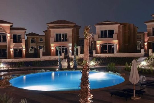 فيلا للبيع تاون هاوس قي كمبوند ستون بارك القاهرة الجديدة