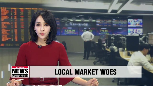 KOSPI slumps nearly 3% during mid-day trading on Thursday