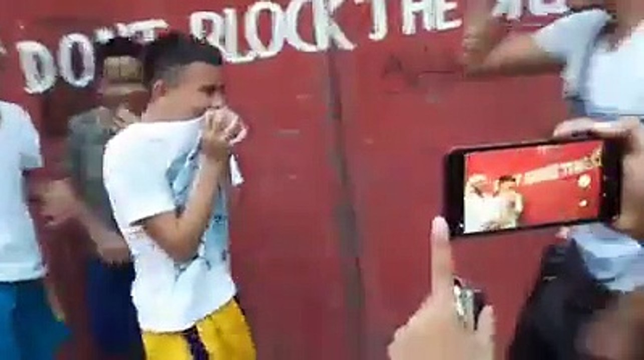 Un tour de magie qui a surpris ce garçon