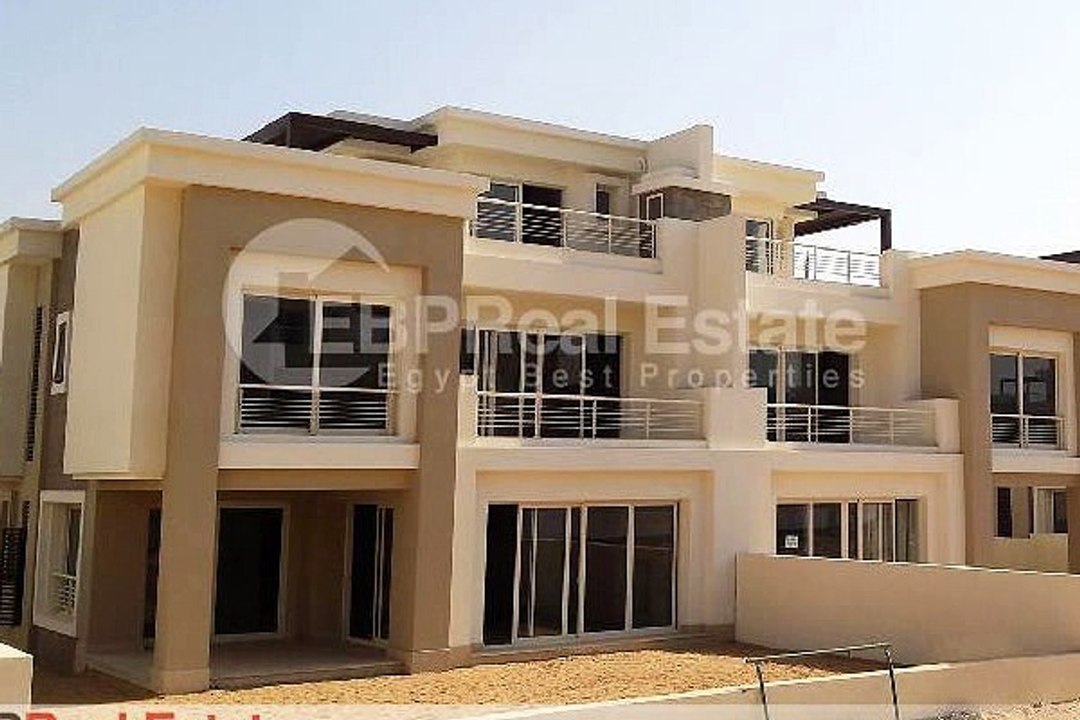 فيلا في كمبوند كايرو فستيفال سيتي للبيع