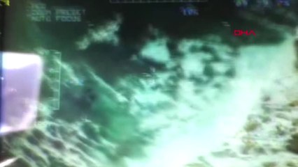 Karaburun'da Batan Teknedekileri Kurtarma Anları Kamerada