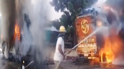 Truck Loaded with chemical catches Fire after collision in Ajmer, Watch Video | Oneindia News