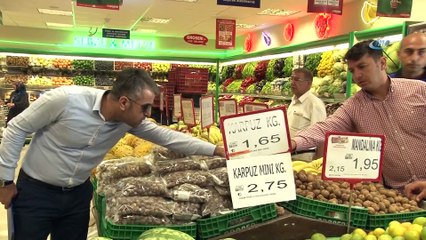 Zabıta ve Ticaret İl Müdürlüğü ekipleri marketleri ve semt pazarlarını denetledi
