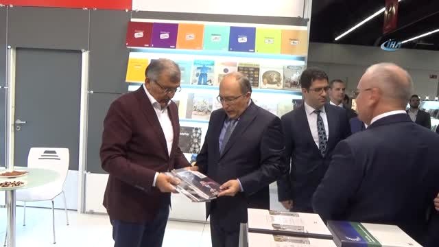 Zeytinburnu Dünyanın En Büyük Fuarında- Zeytinburnu Belediyesi 115 Eserle Frankfurt Kitap Fuarı'nda