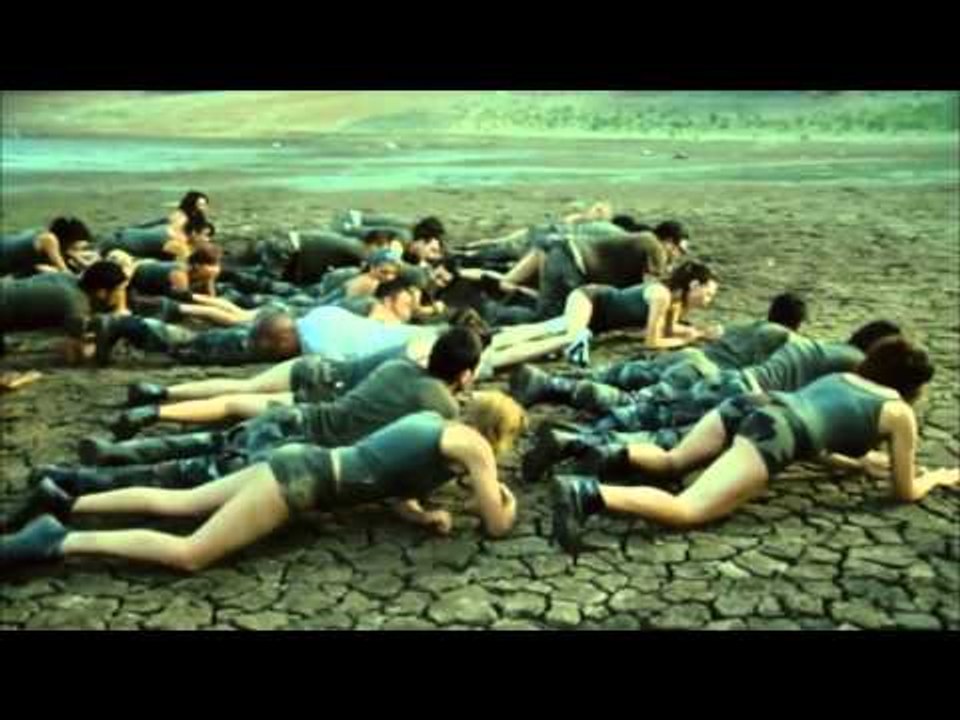 Çılgın Dersane Kampta - Sürünme Sanatı