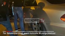 Report TV - Policia kontrolle në Fier, kapet 37-vjeçari me drogë dhe armë, shoqërohen 11 të tjerë