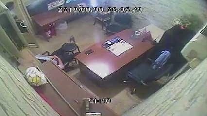 Güvenlikçinin cep telefonunun çalınması kamerada - ADANA