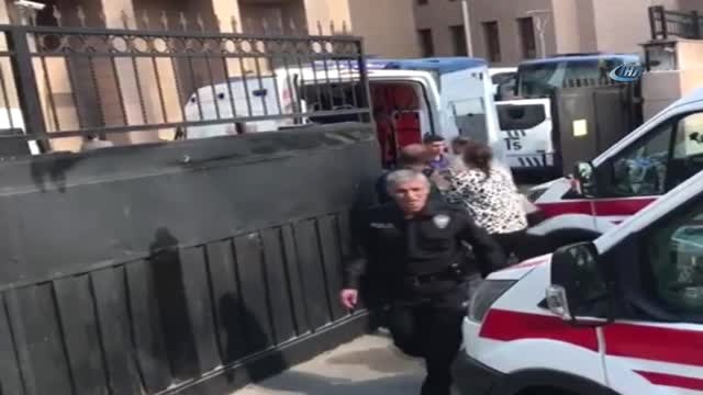 İzmir Adliyesi'nde Gaz Zehirlenmesi... Olay Yerine Çok Sayıda Ambulans Sevk Edildi