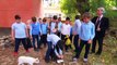 Öğrenciler “Sosyal sorumluluk projesi hazırlama” görevini sokak hayvanları ile paylaştı