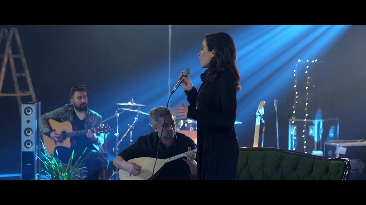 Burcu Güneş - Sen Benimsin Ben Seninim