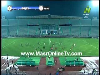 لحظة اقتحام التراس وايت نايتس لمباراة حرس الحدود فى الدورى المصرى