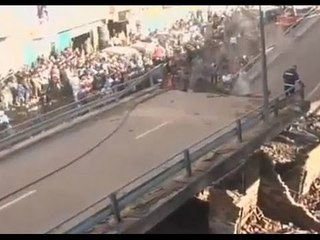 فيديو يوضح رفع انقاض كوبرى الشيخ منصور