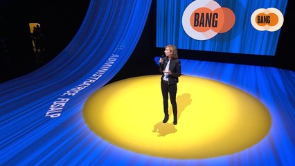 Stand-up : Sophie Lacoste Dournel, Kirill Dmitriev,Sylvie Jéhanno, Jean-François Gagné, Olivier Ginon, Xavier Huillard,