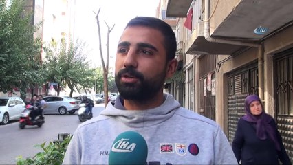 Yolda yürüyen kadını videoya alan şahsa linç girişimi