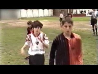 نادر جدا - شاهد ميسي فى بداية مشواره الرياضي في طفولته - Messi as a child