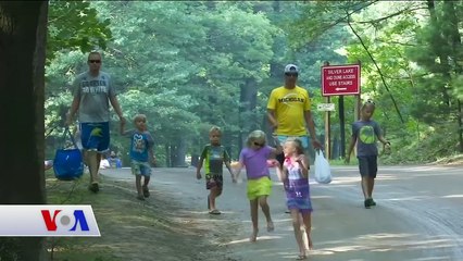 Michigan'da Kum Tepeleri Adeta Evleri Yutuyor